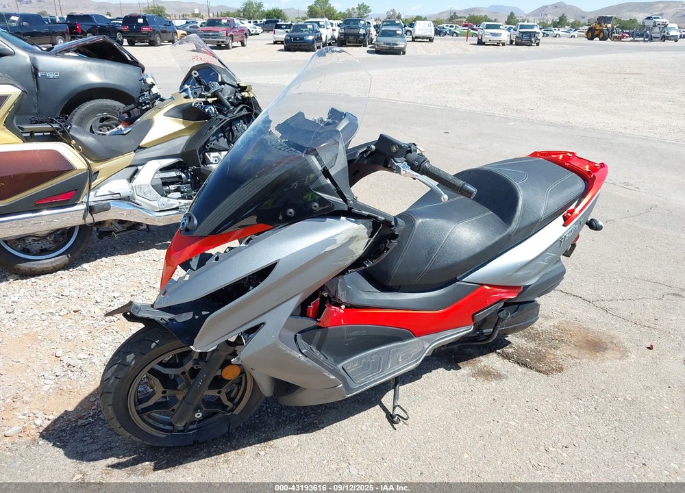 2022 KYMCO USA INC X-TOWN VIN: LC2W1M243NC100241