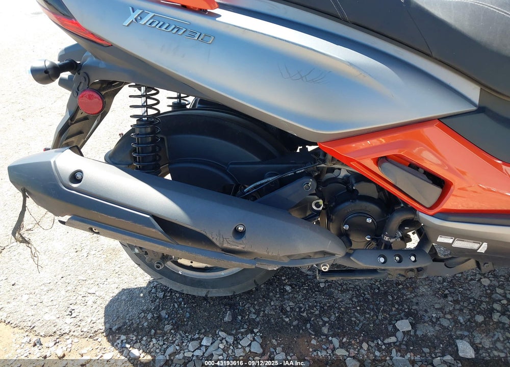 2022 KYMCO USA INC X-TOWN VIN: LC2W1M243NC100241