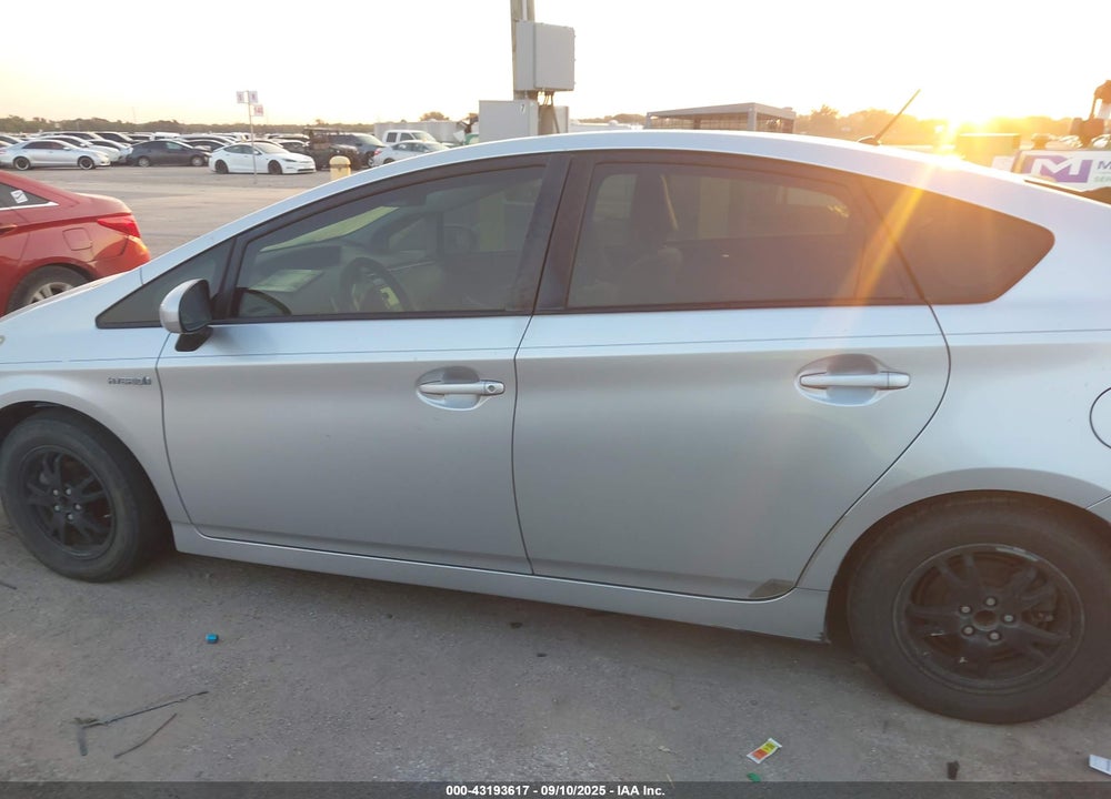2014 TOYOTA PRIUS VIN: JTDKN3DU9E1740947
