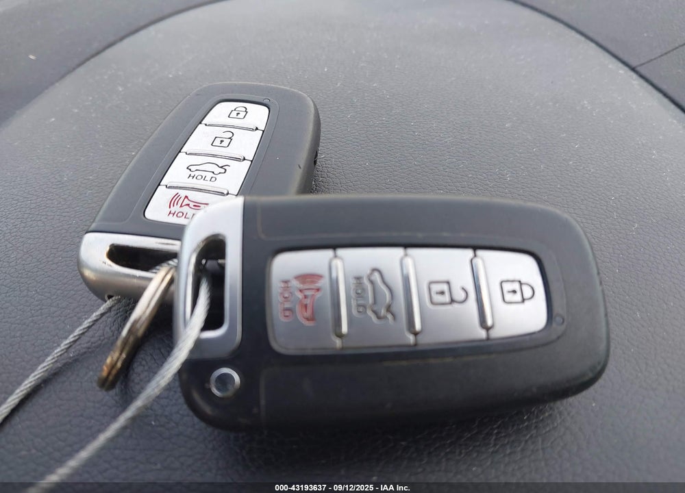 2014 HYUNDAI SONATA HYBRID VIN: KMHEC4A41EA110011