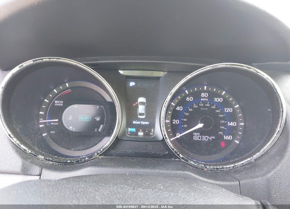 2014 HYUNDAI SONATA HYBRID VIN: KMHEC4A41EA110011