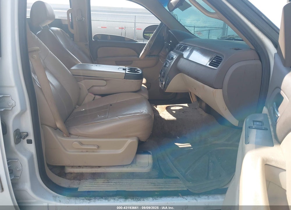 2010 CHEVROLET TAHOE VIN: 1GNMCAE37AR167834