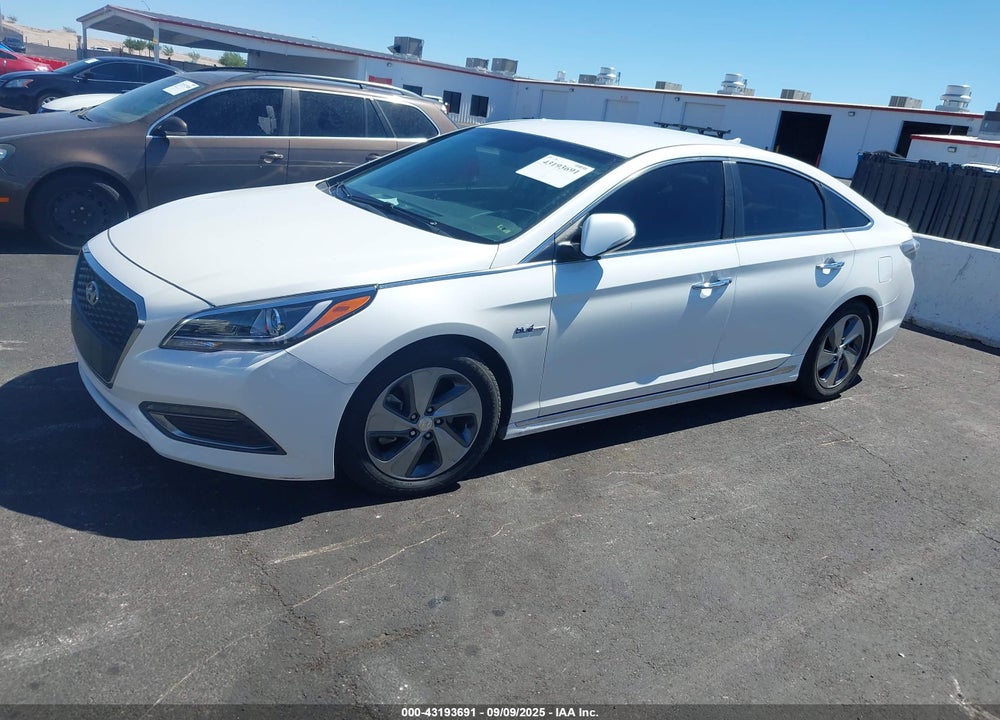 2017 HYUNDAI SONATA HYBRID VIN: KMHE34L14HA051396