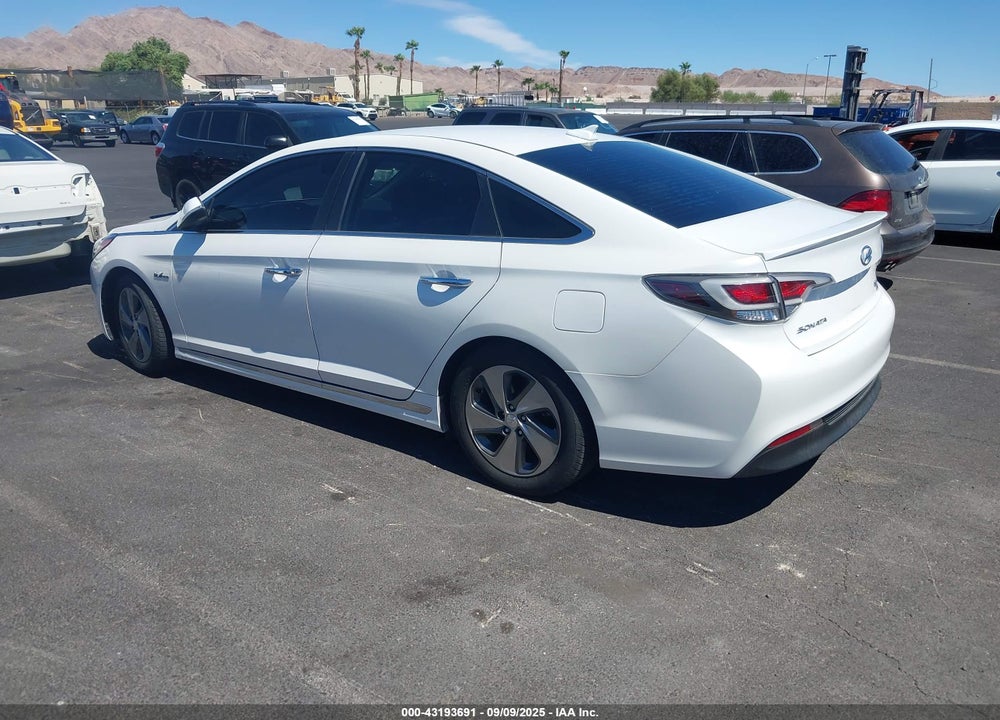2017 HYUNDAI SONATA HYBRID VIN: KMHE34L14HA051396
