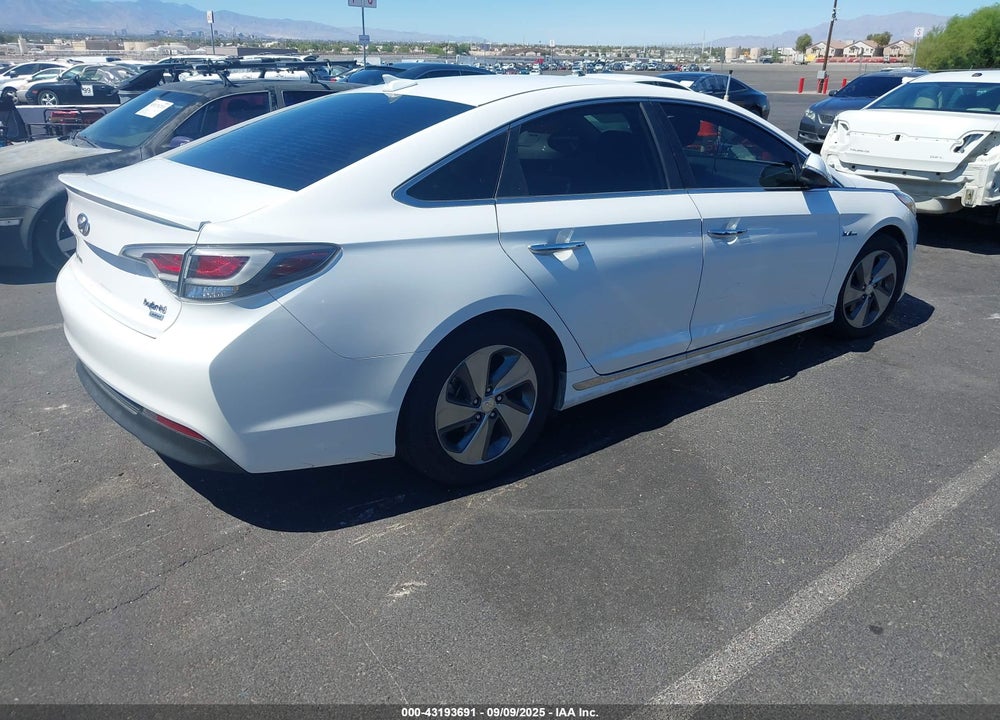 2017 HYUNDAI SONATA HYBRID VIN: KMHE34L14HA051396