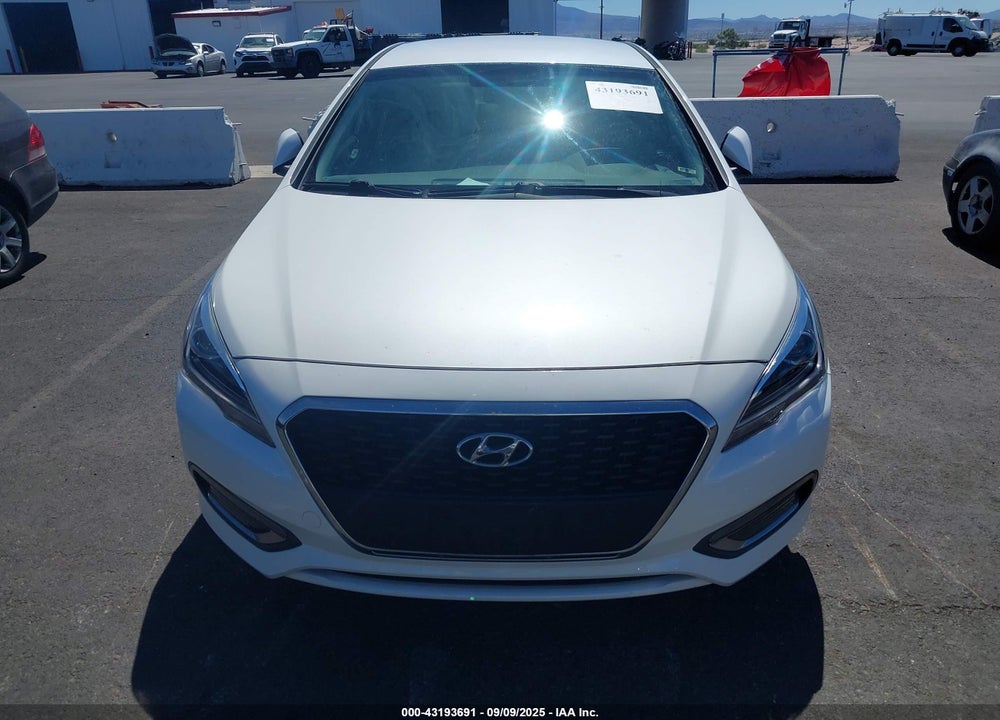 2017 HYUNDAI SONATA HYBRID VIN: KMHE34L14HA051396