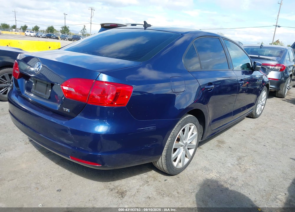 2012 VOLKSWAGEN JETTA 2.0L TDI VIN: 3VWLL7AJ8CM339687