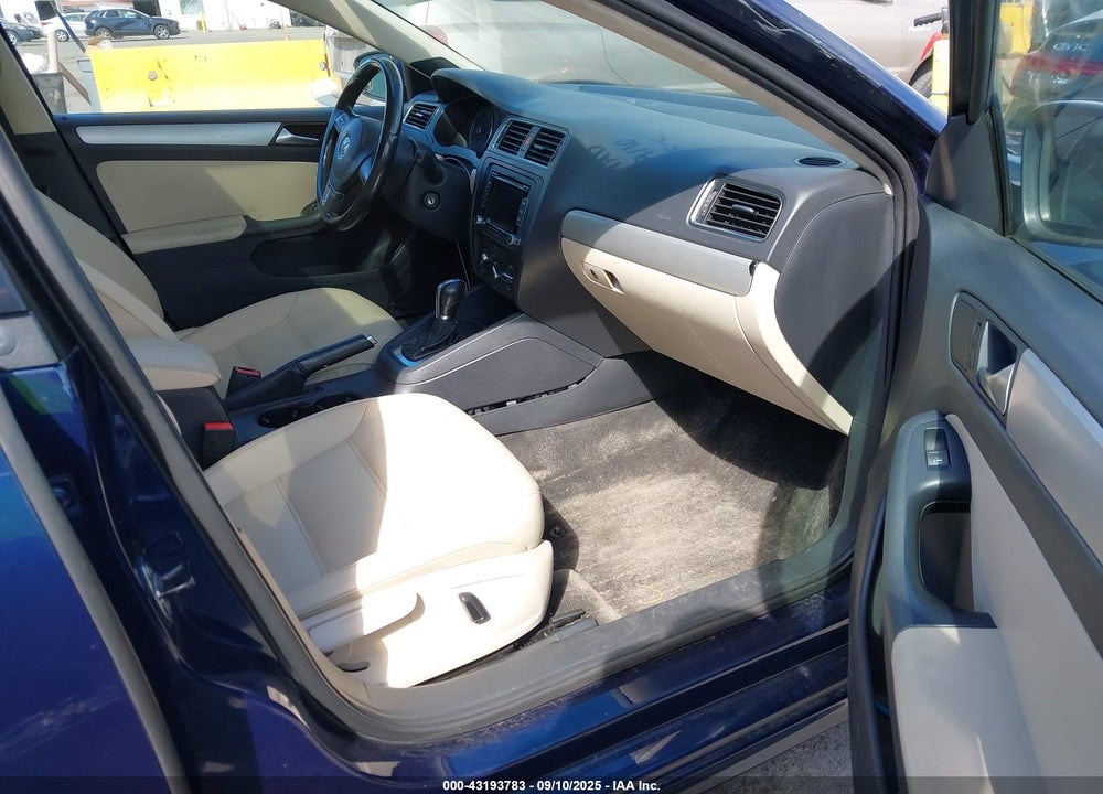 2012 VOLKSWAGEN JETTA 2.0L TDI VIN: 3VWLL7AJ8CM339687