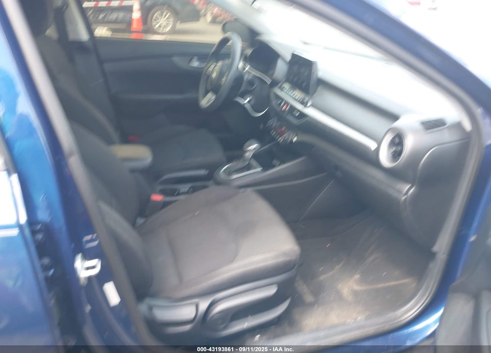 2019 KIA FORTE LXS VIN: 3KPF24AD1KE050638
