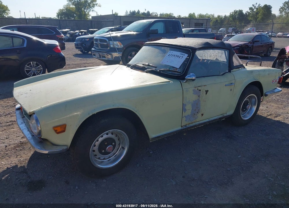 1972 TRIUMPH TR4 VIN: CC83016U