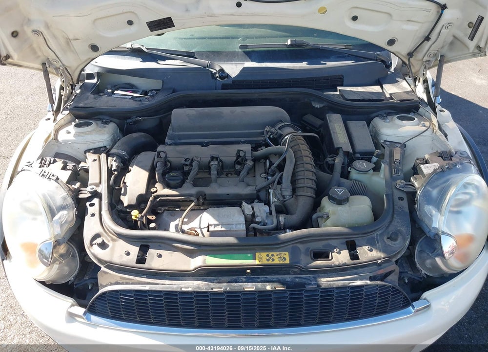 2008 MINI COOPER S VIN: WMWMF73548TT92343
