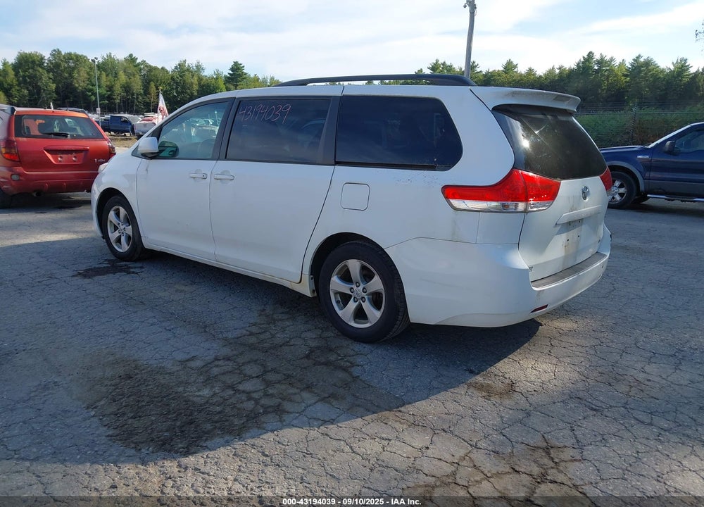 2011 TOYOTA SIENNA LE V6 VIN: 5TDKK3DC5BS066830