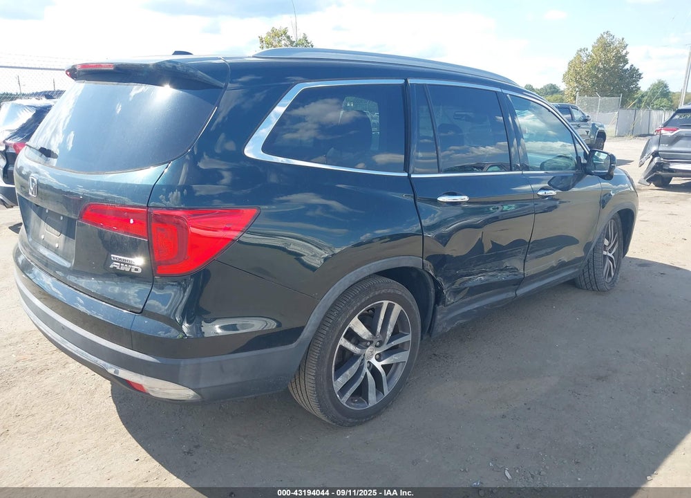 2017 HONDA PILOT VIN: 5FNYF6H97HB019729