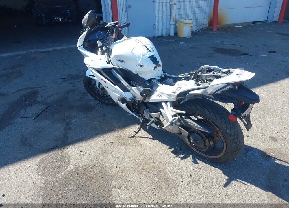 2014 HONDA VFR800 F VIN: JH2RC7912EK000698