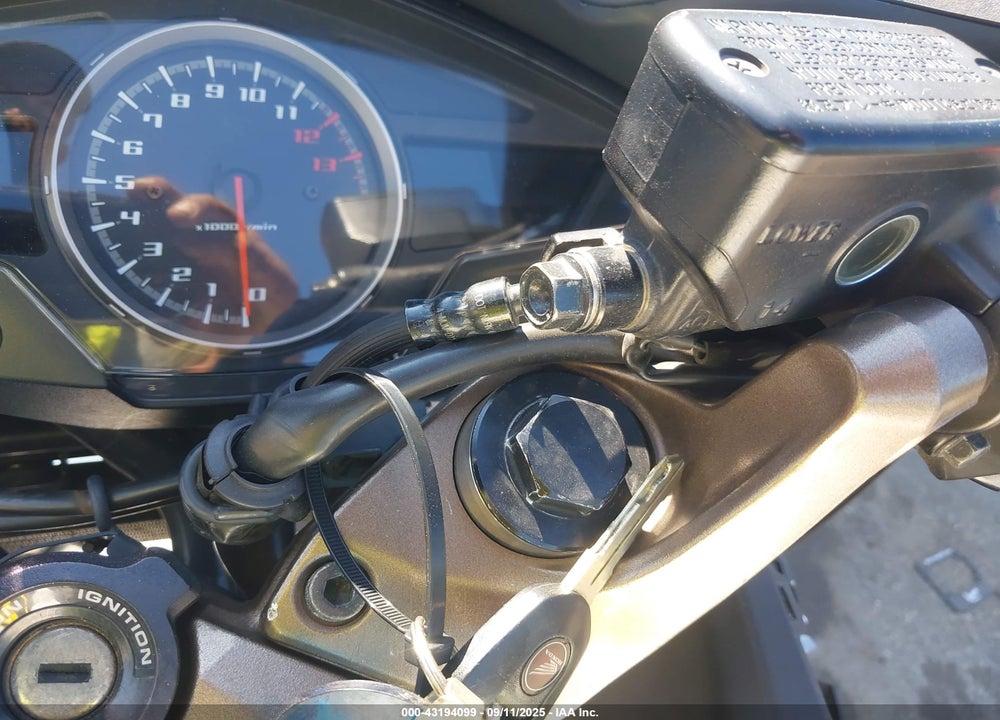 2014 HONDA VFR800 F VIN: JH2RC7912EK000698