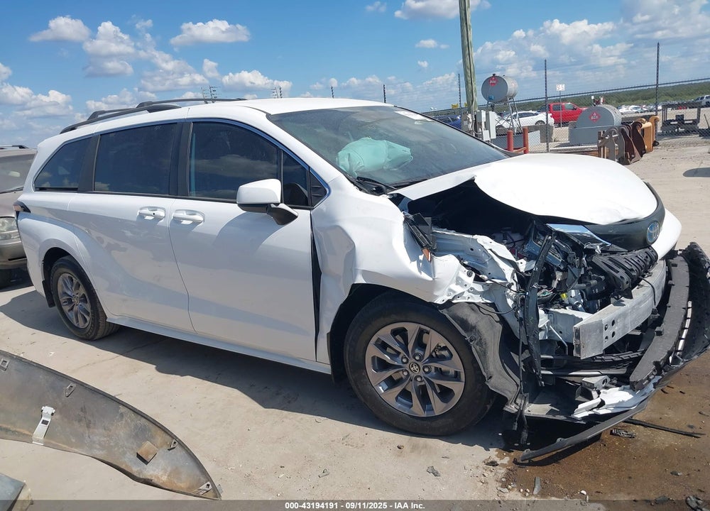 2025 TOYOTA SIENNA LE VIN: 5TDKRKEC6SS239646