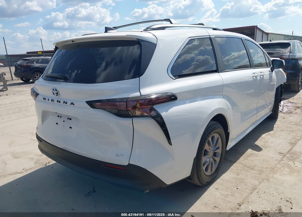 2025 TOYOTA SIENNA LE VIN: 5TDKRKEC6SS239646
