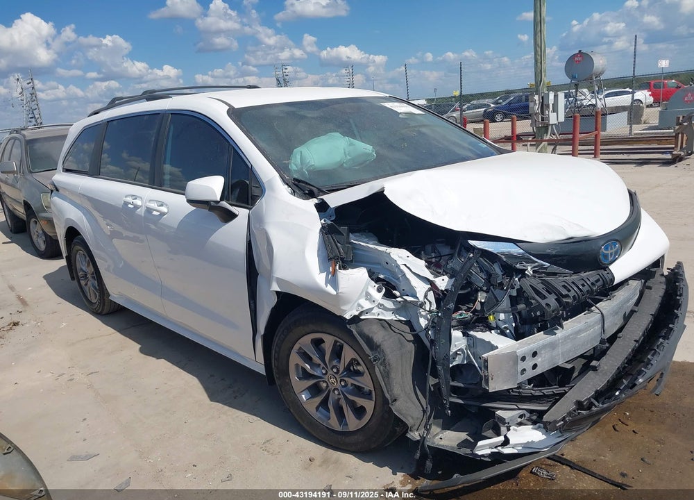 2025 TOYOTA SIENNA LE VIN: 5TDKRKEC6SS239646