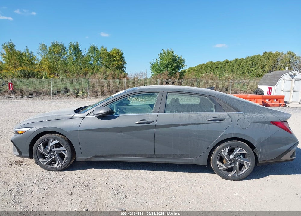 2025 HYUNDAI ELANTRA VIN: KMHLS4DG7SU023451