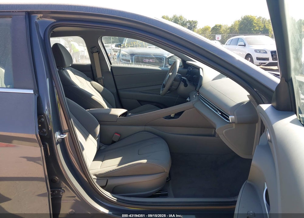 2025 HYUNDAI ELANTRA VIN: KMHLS4DG7SU023451