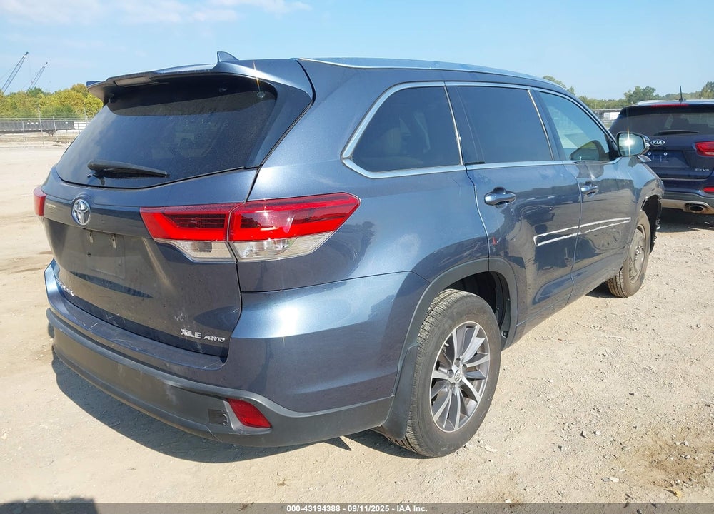 2017 TOYOTA HIGHLANDER VIN: 5TDJZRFH1HS405112