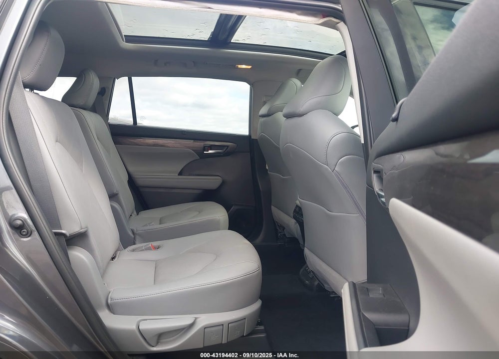 2021 TOYOTA HIGHLANDER PLATINUM VIN: 5TDFZRBH1MS146854