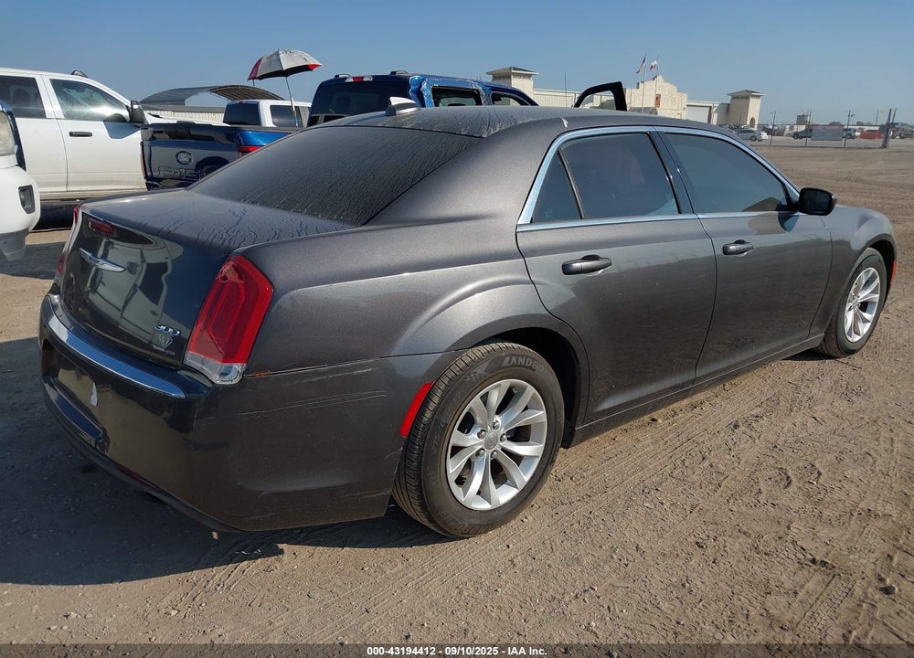 2016 CHRYSLER 300 VIN: 2C3CCAAG8GH243779