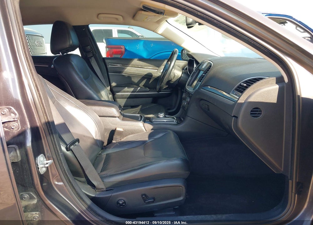 2016 CHRYSLER 300 VIN: 2C3CCAAG8GH243779