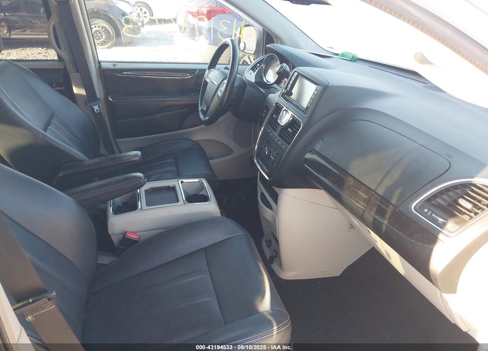 2013 CHRYSLER TOWN & COUNTRY VIN: 2C4RC1BGXDR598155
