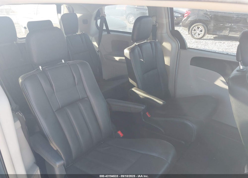2013 CHRYSLER TOWN & COUNTRY VIN: 2C4RC1BGXDR598155