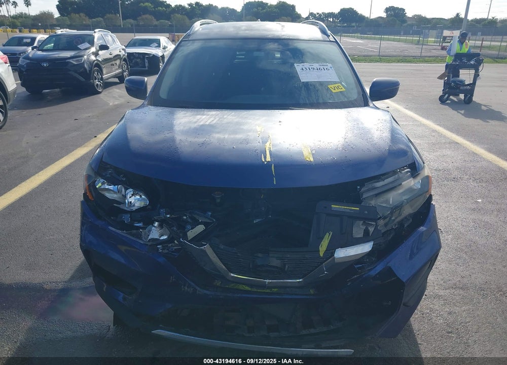 2017 NISSAN ROGUE VIN: KNMAT2MT2HP536530