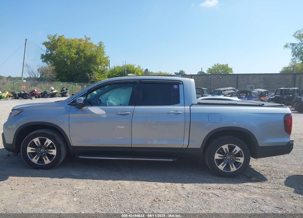 2017 HONDA RIDGELINE VIN: 5FPYK3F61HB009417