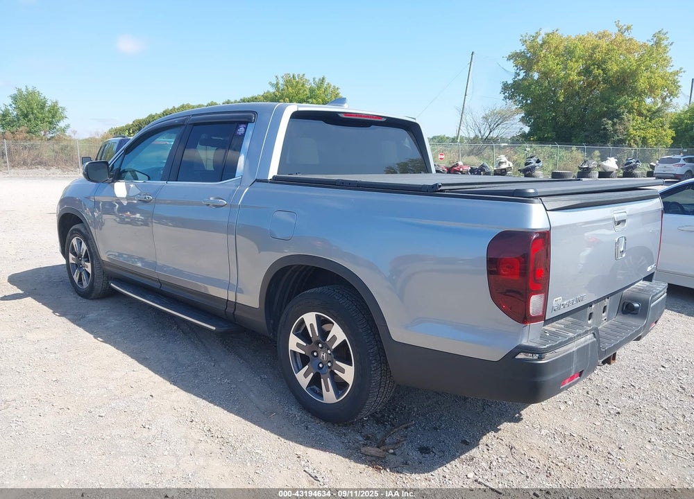2017 HONDA RIDGELINE VIN: 5FPYK3F61HB009417