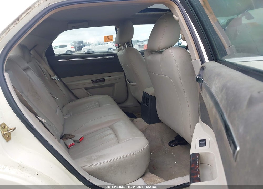 2006 CHRYSLER 300 VIN: 2C3KA63H06H441811