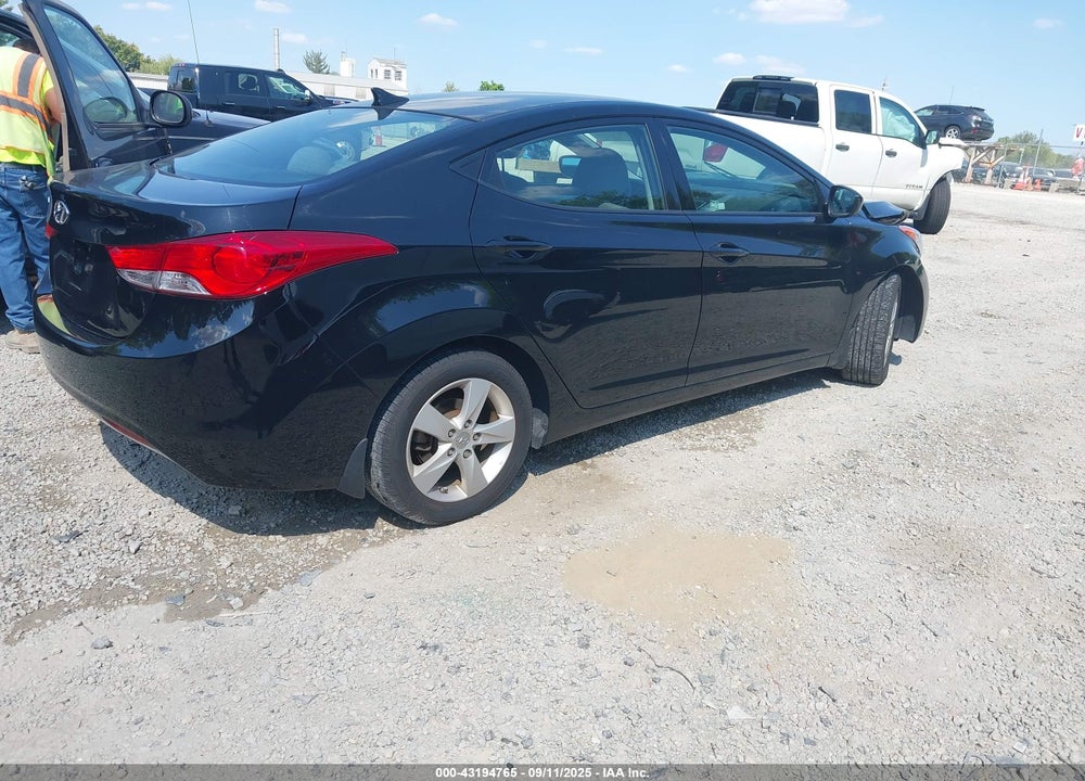 2013 HYUNDAI ELANTRA VIN: 5NPDH4AE1DH400928