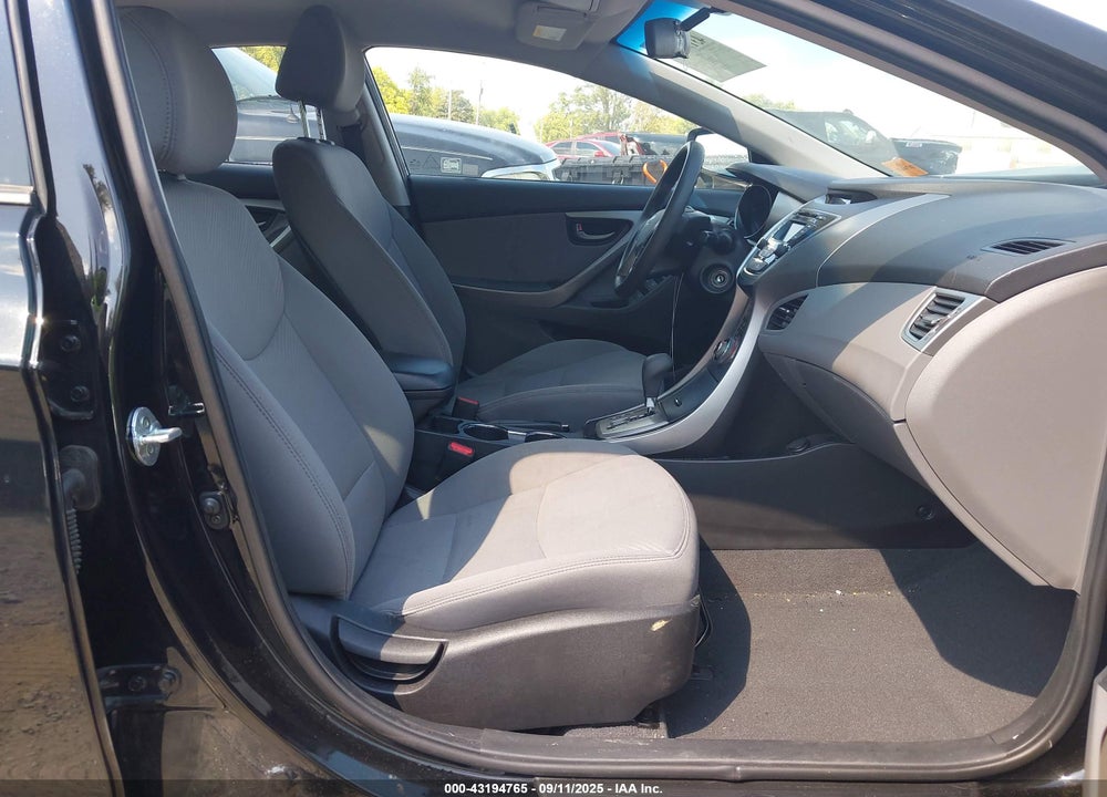 2013 HYUNDAI ELANTRA VIN: 5NPDH4AE1DH400928