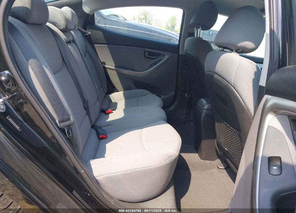 2013 HYUNDAI ELANTRA VIN: 5NPDH4AE1DH400928
