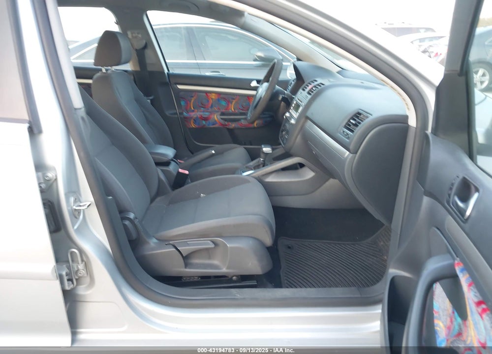 2009 VOLKSWAGEN RABBIT VIN: WVWDA71K59W077092
