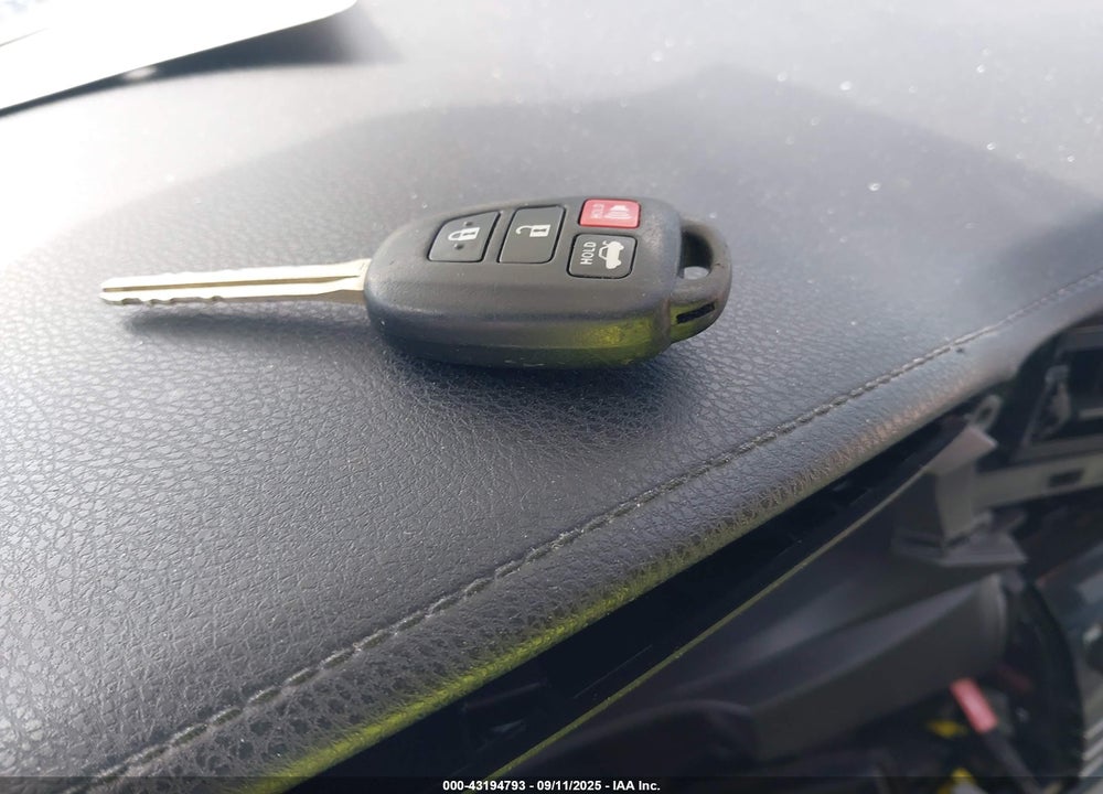 2015 TOYOTA COROLLA VIN: 2T1BURHE5FC230021