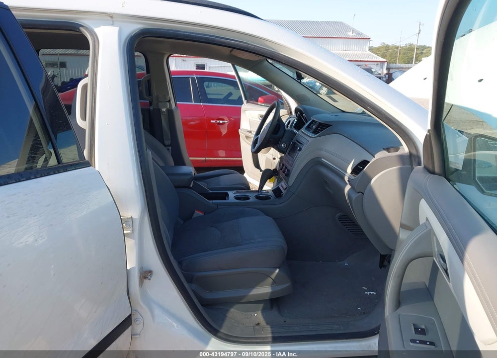 2013 CHEVROLET TRAVERSE LS VIN: 1GNKVFED5DJ177157