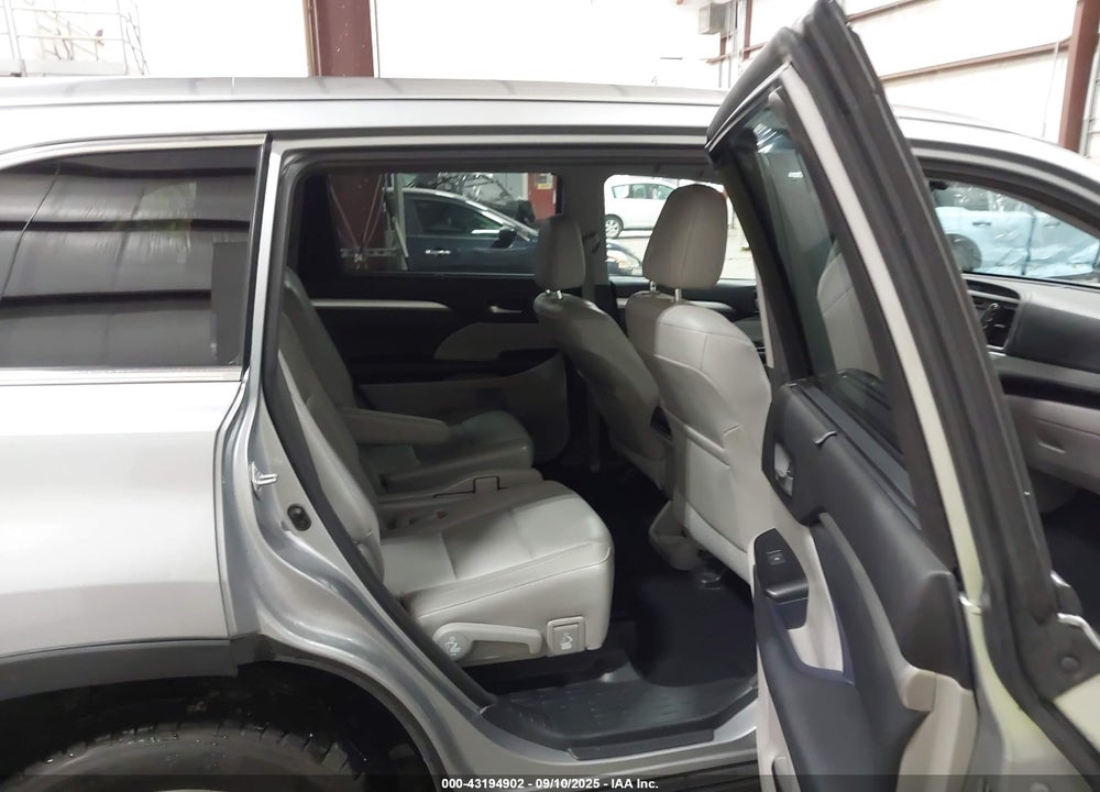 2015 TOYOTA HIGHLANDER VIN: 5TDJKRFH0FS158814