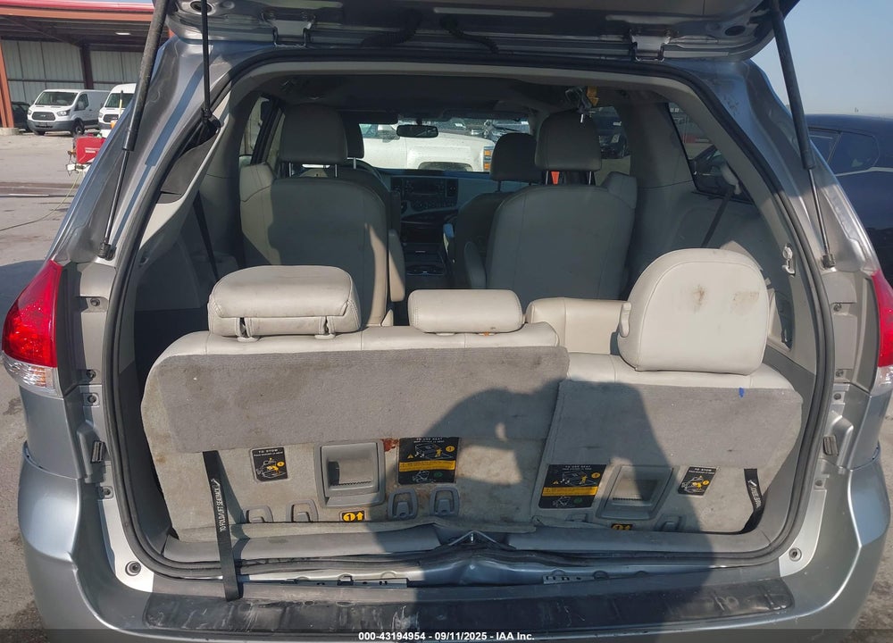 2011 TOYOTA SIENNA XLE VIN: 5TDDK3DC9BS003738