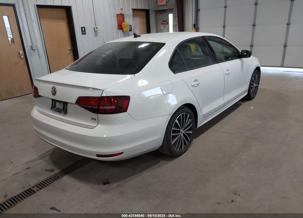 2016 VOLKSWAGEN JETTA 1.8T SPORT VIN: 3VWD17AJ8GM237001