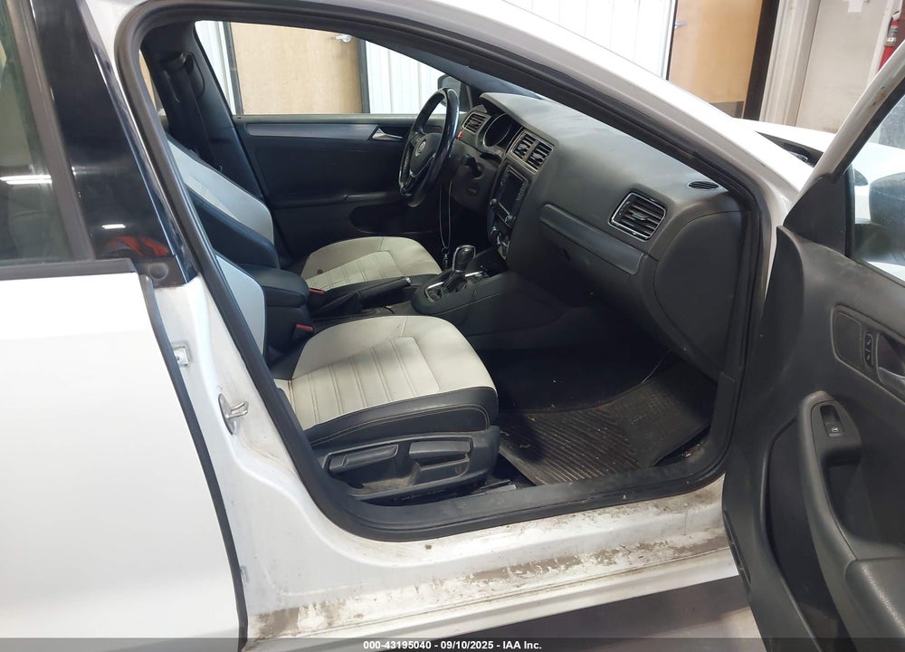 2016 VOLKSWAGEN JETTA 1.8T SPORT VIN: 3VWD17AJ8GM237001