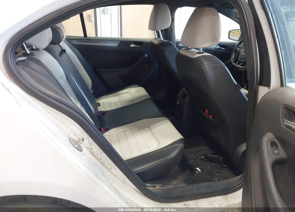 2016 VOLKSWAGEN JETTA 1.8T SPORT VIN: 3VWD17AJ8GM237001