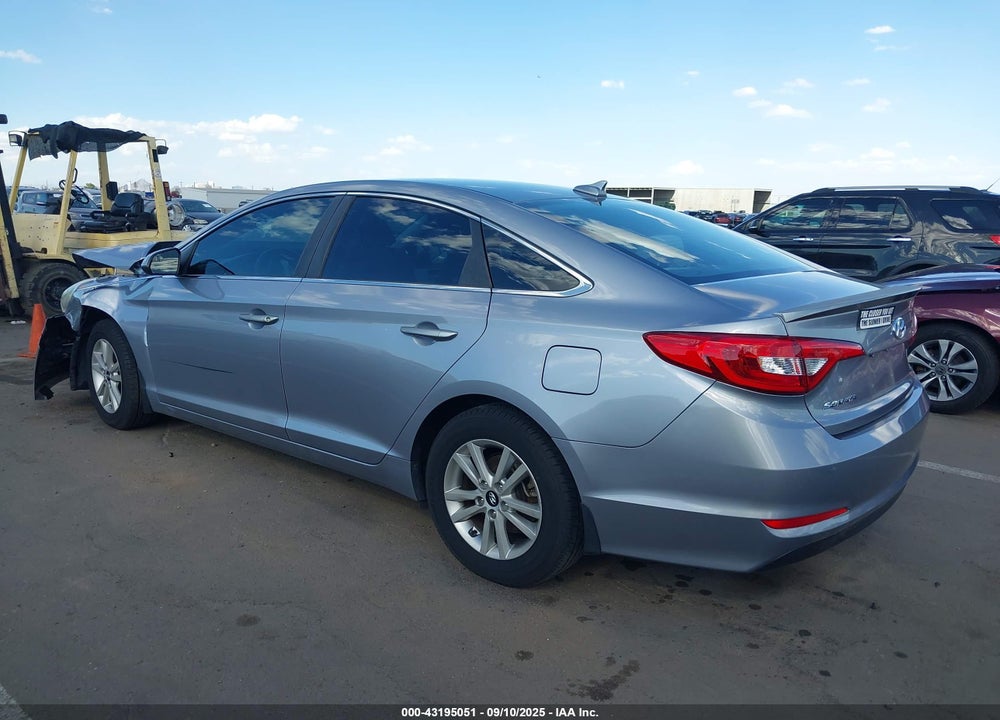2015 HYUNDAI SONATA VIN: 5NPE24AF5FH189430