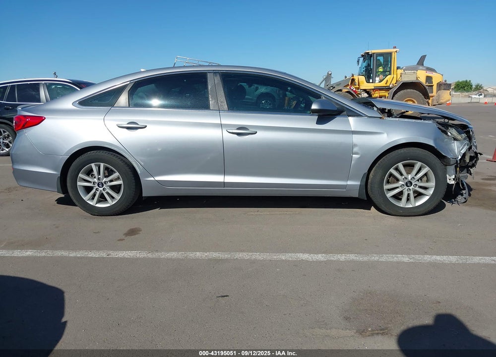 2015 HYUNDAI SONATA VIN: 5NPE24AF5FH189430
