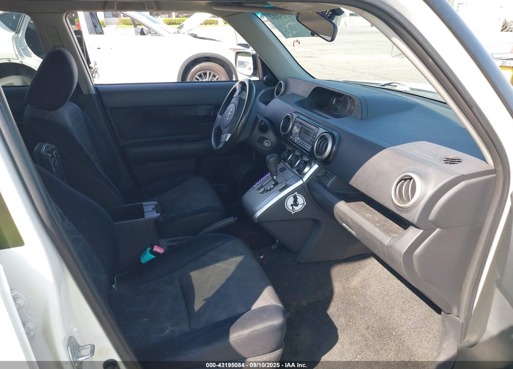 2011 SCION XB VIN: JTLZE4FE6B1128828