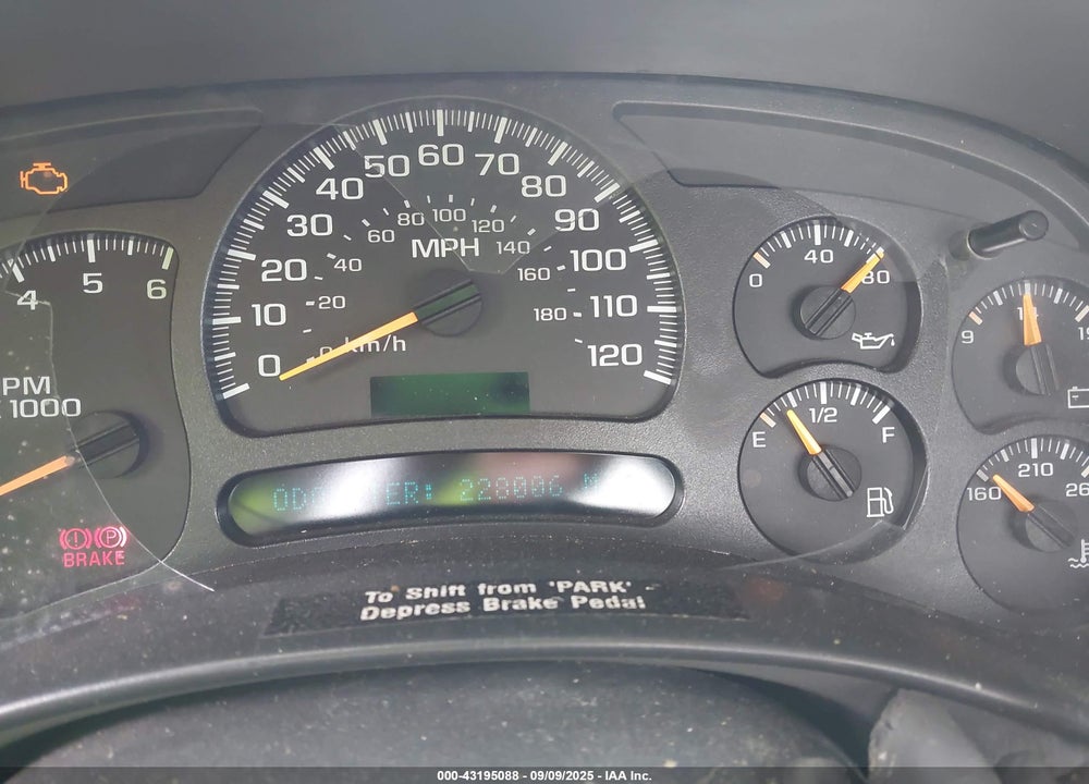 2005 GMC NEW SIERRA C1500 VIN: 1GTEC14V65Z900736