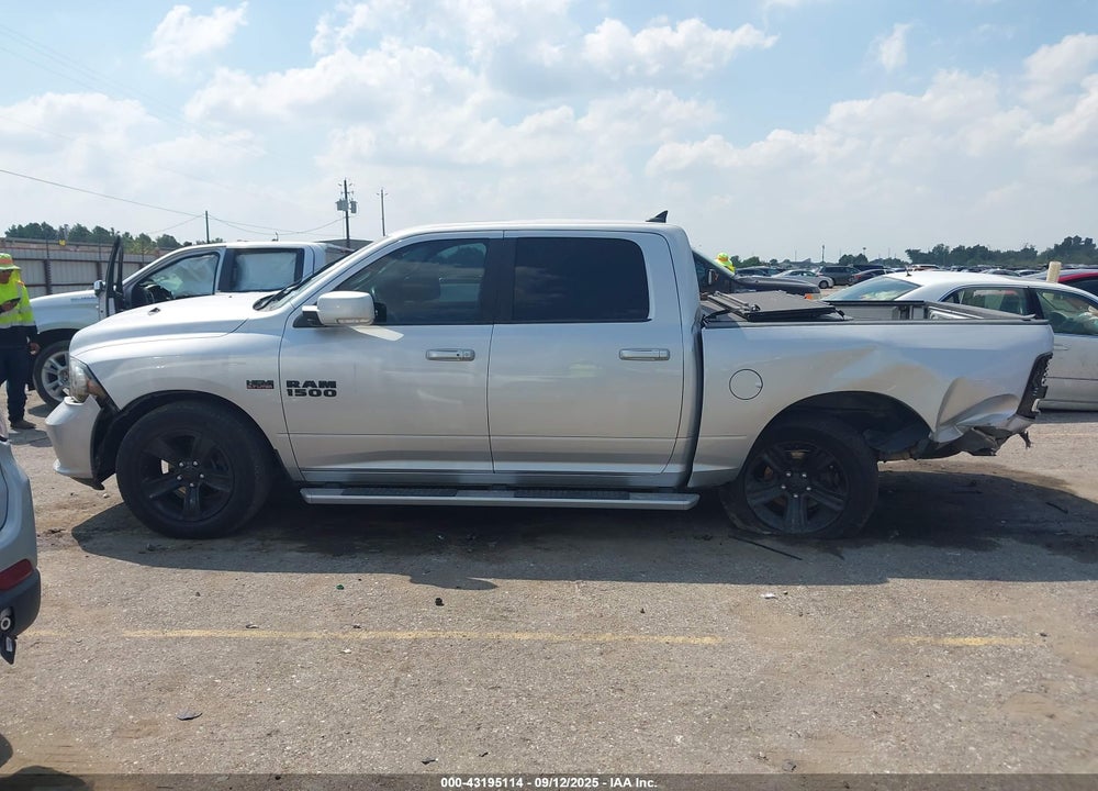 2017 RAM 1500 VIN: 1C6RR7MT3HS795871